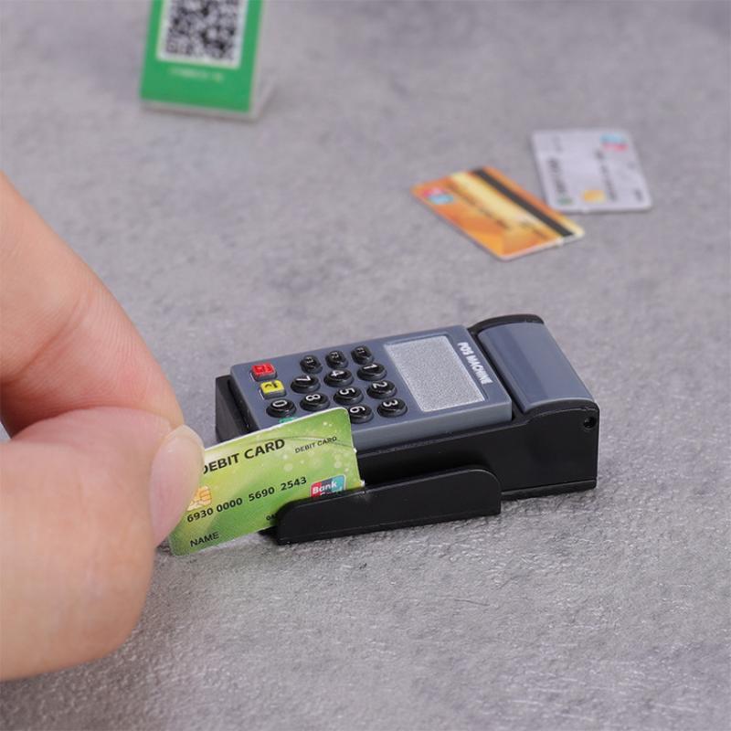 Plastic Collectible Figurines  - Toy Cash Register recension och pris